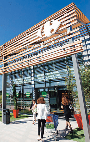 Façade d'un hypermarché